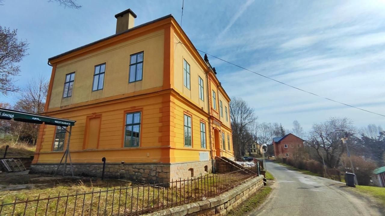Hotel Stara Skola Mezná Zewnętrze zdjęcie
