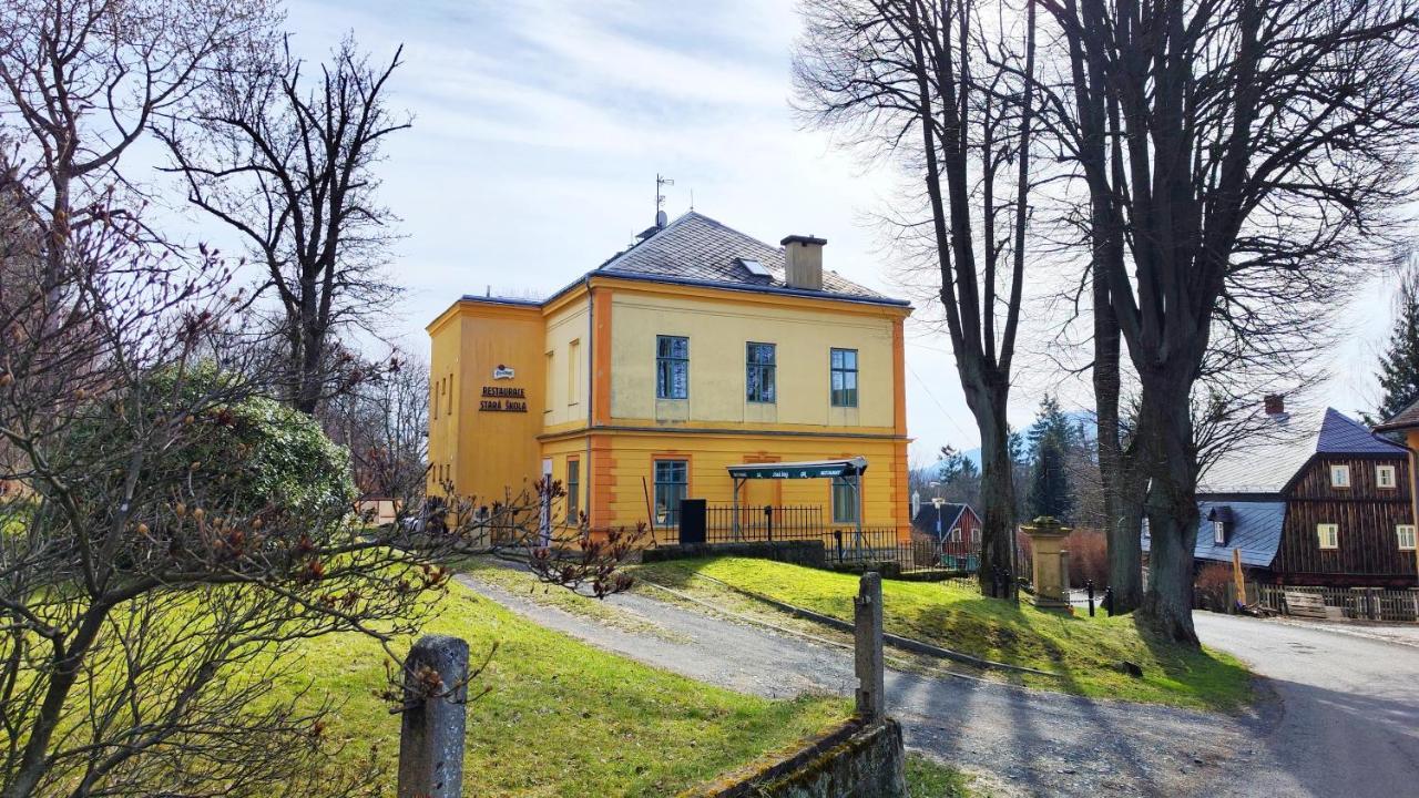 Hotel Stara Skola Mezná Zewnętrze zdjęcie