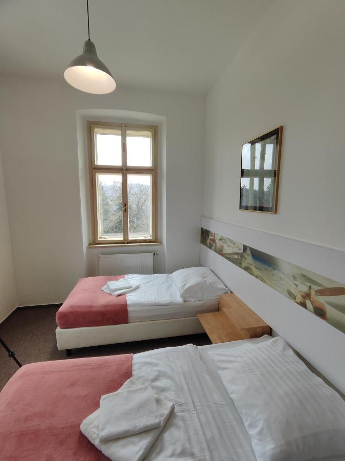 Hotel Stara Skola Mezná Zewnętrze zdjęcie