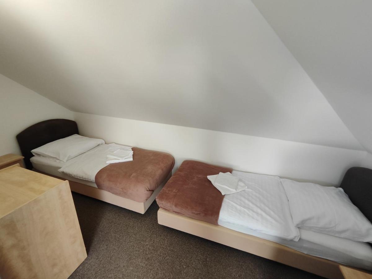 Hotel Stara Skola Mezná Zewnętrze zdjęcie