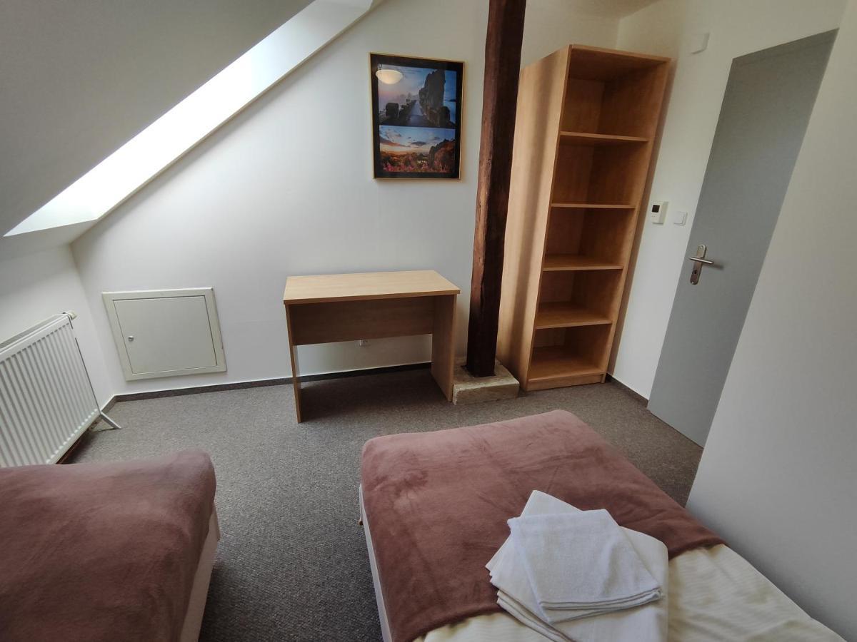 Hotel Stara Skola Mezná Zewnętrze zdjęcie